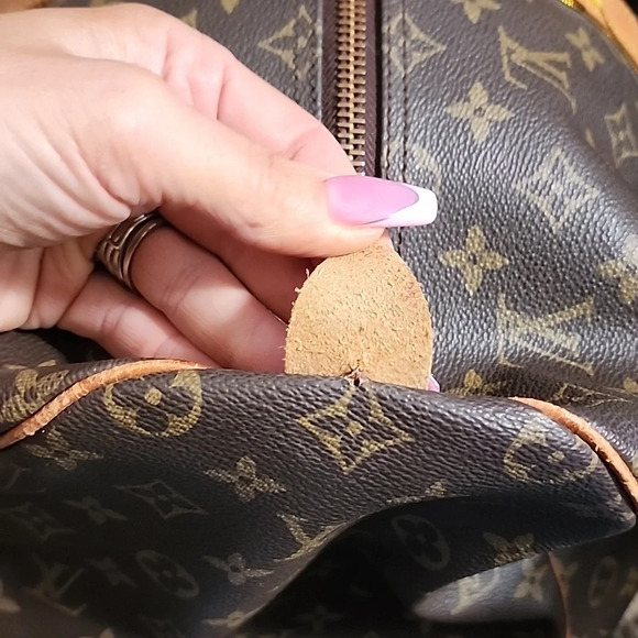 Louis Vuitton Travel Keepall 50 - Picture 9 of 16